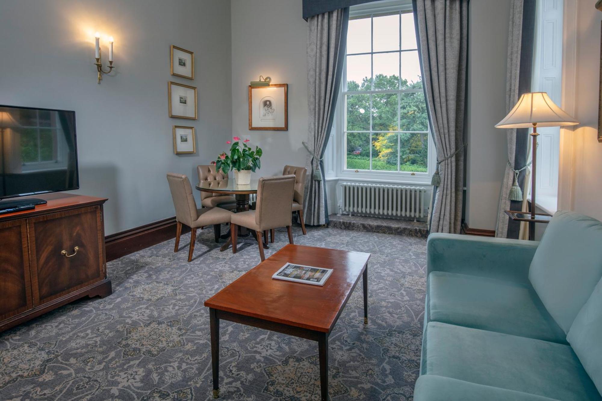 Oulton Hall Hotel, Spa & Golf Resort Leeds  Zewnętrze zdjęcie